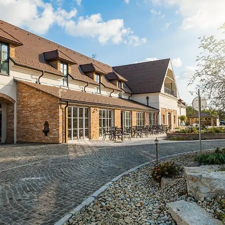 Arkady Hof 4* Ступава