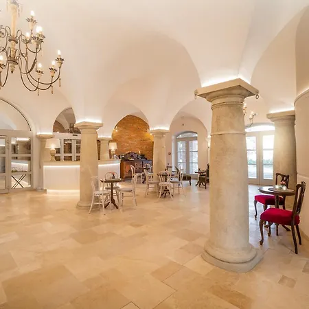 Arkady Hof Hotel Stupava