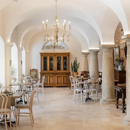 Arkady Hof 4* ستوبافا