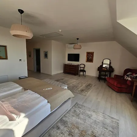 Arkady Hof Hotel