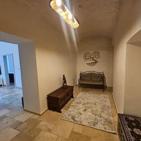 فندق Arkady Hof ستوبافا